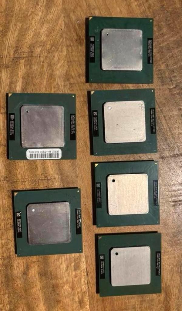 Celeron 1100, Computers en Software, Vintage Computers, Ophalen of Verzenden