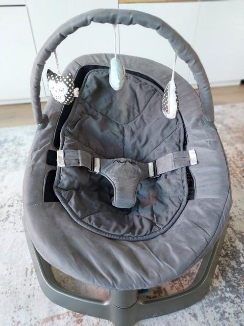 Nuna Leaf Cinder wiegstoeltje met speelboog, Kinderen en Baby's, Wipstoeltjes, Zo goed als nieuw, Schommelstoel, Overige merken