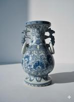 Chinees blauw-wit porseleinen vaas, Antiek en Kunst, Ophalen of Verzenden