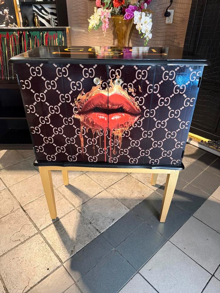 Opvallend Gucci Design Kastje, Antiek en Kunst, Antiek | Meubels | Kasten, Ophalen