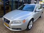 Volvo V70 2.5T Summum Automaat 230PK LEER / NAVI / SUNROOF, Auto's, Volvo, Zwart, 2521 cc, 1567 kg, 92 €/maand