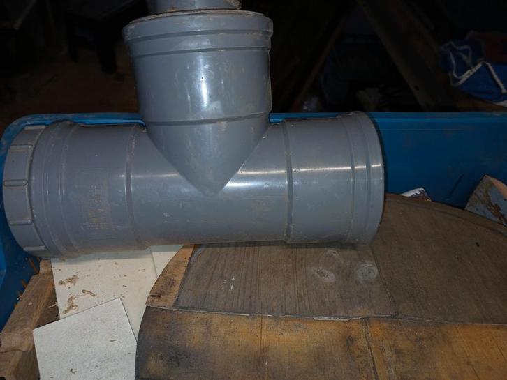 PVC T-stuk, Doe-het-zelf en Verbouw, Buizen en Afvoer, Gebruikt, Bochten, Pvc, Minder dan 2 meter, 80 mm of meer, Ophalen of Verzenden