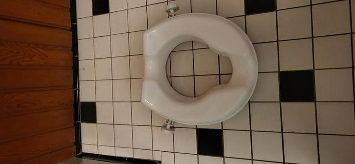 Wc verhoger - Verhoogde toiletbril, Huis en Inrichting, Overige Huis en Inrichting, Gebruikt, Ophalen