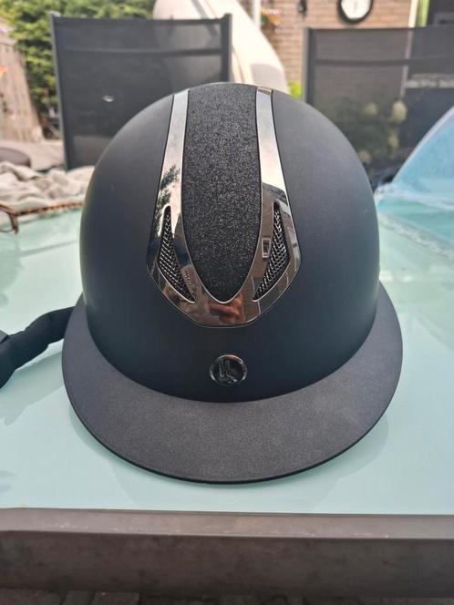 Paardrijcap als nieuw, Dieren en Toebehoren, Paardrijkleding, Zo goed als nieuw, Cap, Dressuur, Ophalen of Verzenden