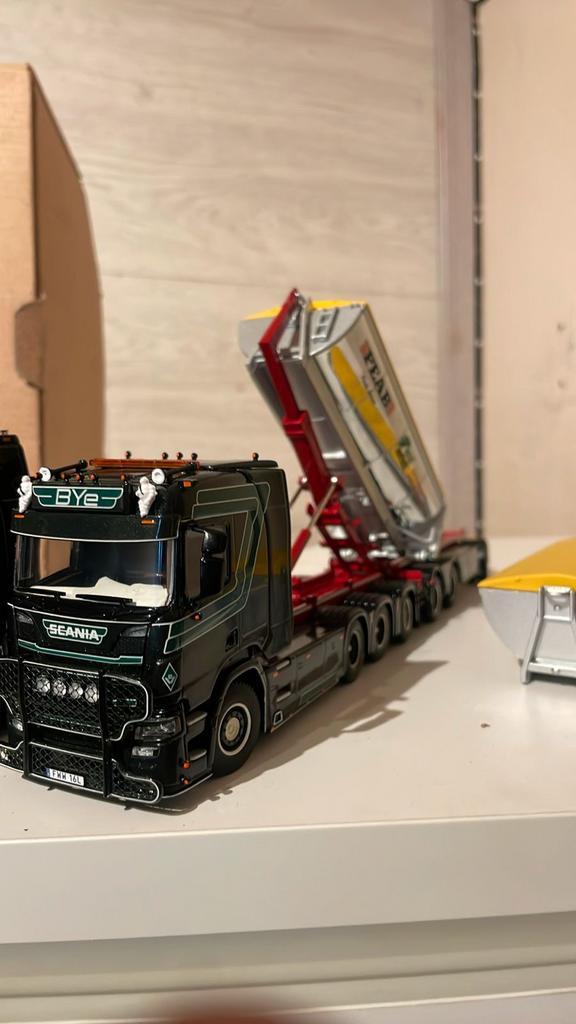 Bye Asfalt Scania, Hobby en Vrije tijd, Modelauto's | 1:50, Zo goed als nieuw, Bus of Vrachtwagen, Wsi, Ophalen of Verzenden