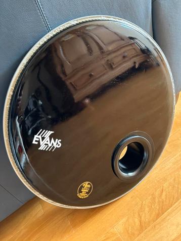Evans Genera bass drum vel 22 inch + kickport beschikbaar voor biedingen