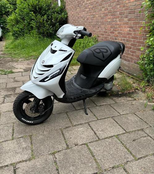 Piaggio zip 2t 2005 brom, Fietsen en Brommers, Scooters | Piaggio, Zo goed als nieuw, Zip, Ophalen