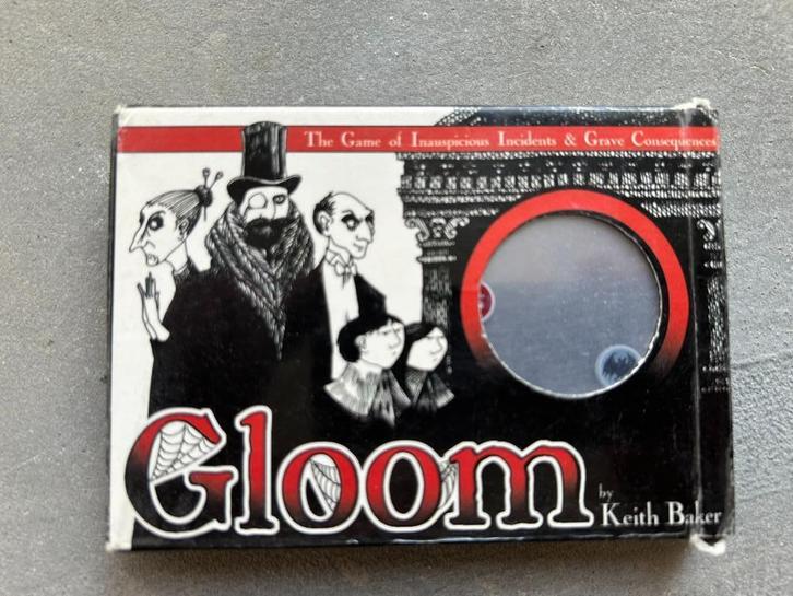 Gloom en Gloom Unhappy Homes (2 Engelstalige kaartspellen), Hobby en Vrije tijd, Gezelschapsspellen | Kaartspellen, Zo goed als nieuw