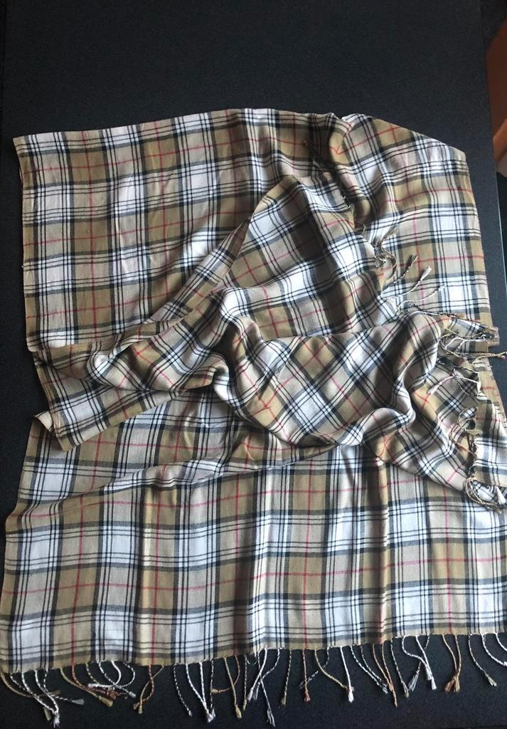 Schotse ruit sjaal camel beige rood zwart 2 m lang, Kleding | Dames, Mutsen, Sjaals en Handschoenen, Zo goed als nieuw, Sjaal