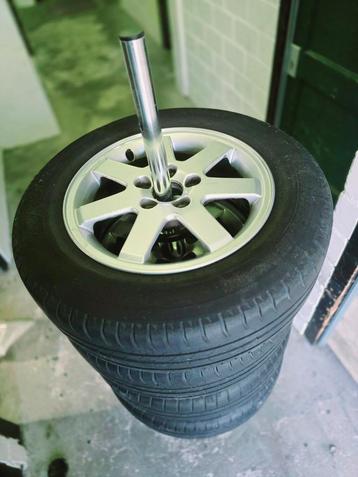 Zomerbanden met Aluminium velgen 5X108 Ford Focus.  beschikbaar voor biedingen