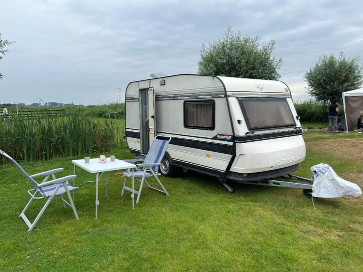 Gerenoveerde caravan 2024, Caravans en Kamperen, Caravans, Particulier, tot en met 2, 500 - 750 kg, Rondzit, Hobby, Omvormbare zithoek
