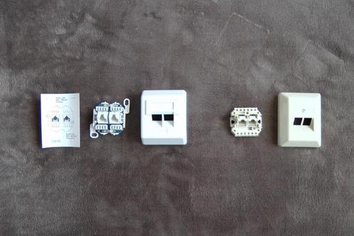 Opbouw UTP wandcontactdozen voor TV, PC of telefoon 2 stuks, Hobby en Vrije tijd, Elektronica-componenten, Zo goed als nieuw, Ophalen of Verzenden