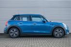MINI Hatchback Cooper Automaat / LED / Airconditioning / Cru, Auto's, Mini, Parkeersensor, Gebruikt, Met garantie (alle), Blauw