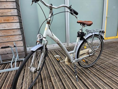White (Woman's) Bike for Sale, Fietsen en Brommers, Fietsen | Dames | Damesfietsen, Gebruikt, Overige merken, Ophalen