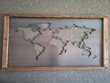 Metalen uitsnede vd wereld, industrieel  beschikbaar voor biedingen