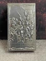 Zilverkleurige Luciferdoos houder met Nachtwacht afbeelding, Antiek en Kunst, Ophalen of Verzenden, Zilver