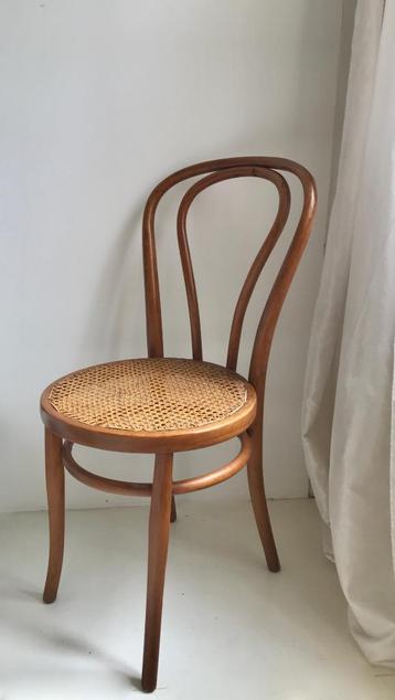 Thonet stoel 18 webbing noten kleur hout antiek vintage  beschikbaar voor biedingen