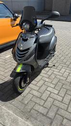 Piggio zip, Ophalen, Zo goed als nieuw, Benzine, Zip