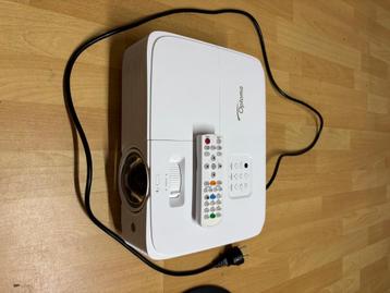 Optoma HD29HST (maar 26 uur gebruikt) Short Throw Beamer || beschikbaar voor biedingen