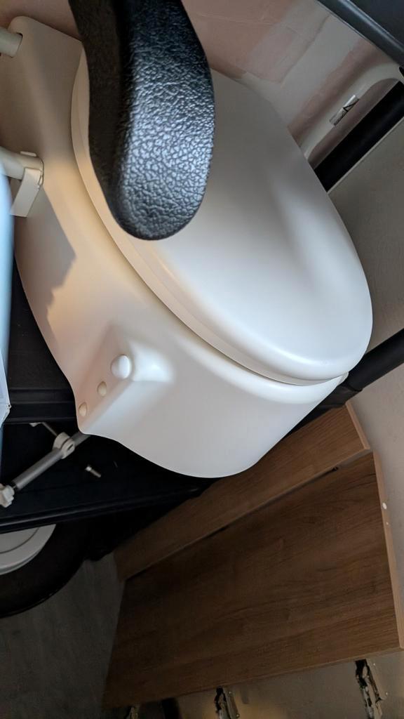 WC Verhoger - Comfortabel en Praktisch gratis gaat donderdag, Caravans en Kamperen, Caravan accessoires, Ophalen of Verzenden