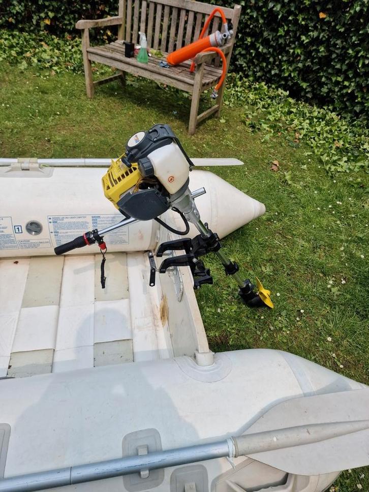 3m rubberboot met 4 takt buitenboordmotor Z-Ray 300, Watersport en Boten, Suppen, Gebruikt, SUP-boards, Ophalen
