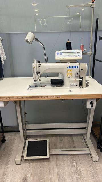 JUKI DDL-8700-7 Industriële Naaimachine Compleet beschikbaar voor biedingen