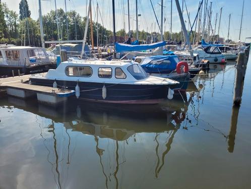 Engelse kajuitboot (opknapper), Watersport en Boten, Motorboten en Motorjachten, Gebruikt, Polyester, 6 tot 9 meter, Benzine, Ophalen