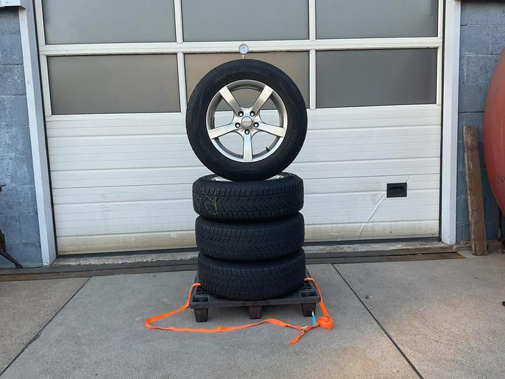 Nissan - X Trail.  M + S.  Winterset.  225 - 65 - 17, Auto-onderdelen, Banden en Velgen, Banden en Velgen, Winterbanden, 17 inch