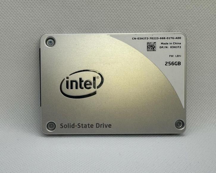 Intel 256 GB SSD - 2,5 inch, Computers en Software, Harde schijven, Zo goed als nieuw, Laptop, Intern, SSD, SATA, Ophalen of Verzenden