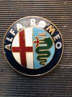 Alfa Romeo metalen embleem . doorsnede is 7,5 cm . prijs 10, Ophalen of Verzenden, Gebruikt, Auto's
