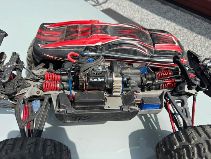 Traxxas e-revo 1/8, Hobby en Vrije tijd, Modelbouw | Radiografisch | Auto's, Gebruikt, Auto offroad, Elektro, Schaal 1:8, Ophalen of Verzenden