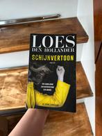 Boek: Schijnvertoon | Loes den Hollander, Ophalen of Verzenden, Gelezen, Loes den Hollander