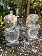 Twee betonnen leeuwen voor in de tuin of op pilaren, Tuin en Terras, Tuinbeelden, Ophalen, Gebruikt