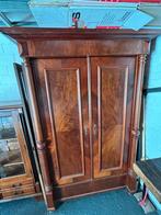 Houten kast, Ophalen