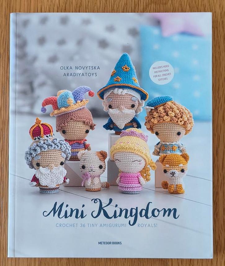 Haakboek Mini Kingdom - Amigurumi haken, Boeken, Hobby en Vrije tijd, Zo goed als nieuw, Breien en Haken, Ophalen of Verzenden
