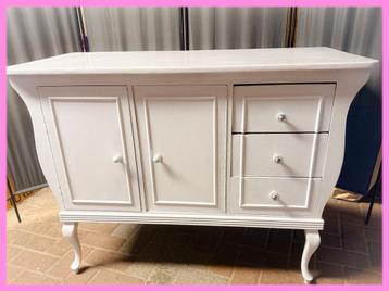 Brocant kastje dressoir commode Queen Ann beschikbaar voor biedingen