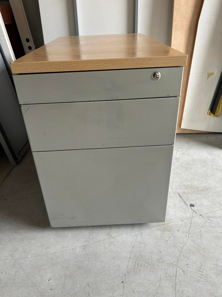 Ahrend ladeblok, Huis en Inrichting, Ophalen, Minder dan 50 cm, Gebruikt, 3 of 4 laden