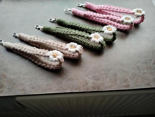 Macramé pols keycord. Sisters Forever., Hobby en Vrije tijd, Kralen en Sieraden maken, Nieuw, Ophalen of Verzenden