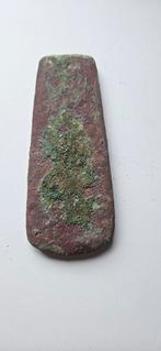 Bodemvondst koper tijd vlakbijl. Zeer fraai patina, Ophalen of Verzenden