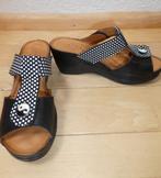 Baboos sleehak muilen maat 42 zwart wit yinyang polkadot, Verzenden, Zwart, Sandalen of Muiltjes, Baboos