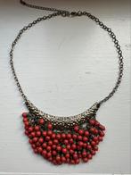 Prachtige ketting met rode steentjes, Ophalen of Verzenden, Zo goed als nieuw, Rood, Met hanger