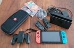 Nintendo Switch inclusief toebehoren., Spelcomputers en Games, Spelcomputers | Nintendo Switch, Ophalen, Zo goed als nieuw, Met 2 controllers