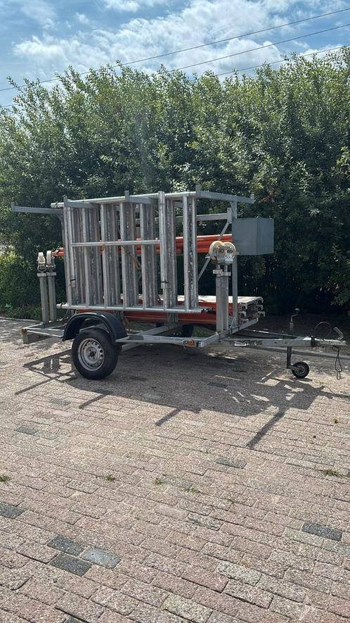 Altrex 5200 rolsteiger op aanhanger werkhoogte 8.2 meter, Doe-het-zelf en Verbouw, Steigers, Zo goed als nieuw, Rolsteiger of Kamersteiger