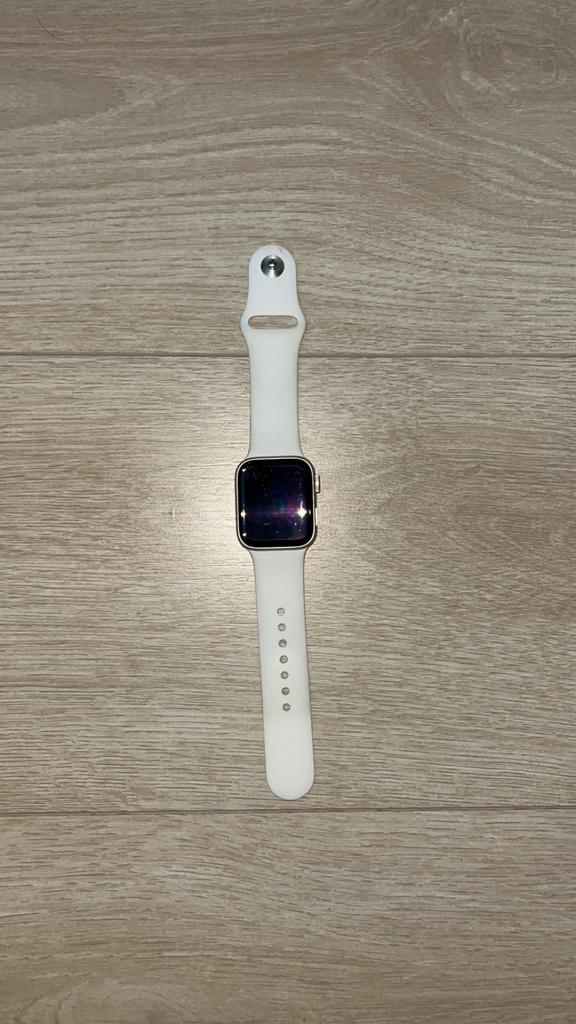 Apple watch se 2022 40 mm, Sieraden, Tassen en Uiterlijk, Smartwatches, Zo goed als nieuw, iOS, Zwart, Ophalen of Verzenden