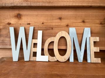 Houten Decoratiebord letters Welcome beschikbaar voor biedingen
