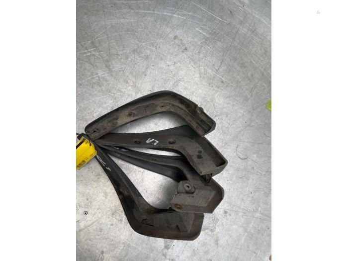 Spatlap van een Kia Carens, Auto-onderdelen, Carrosserie en Plaatwerk, Kia, Gebruikt, 3 maanden garantie, Ophalen of Verzenden