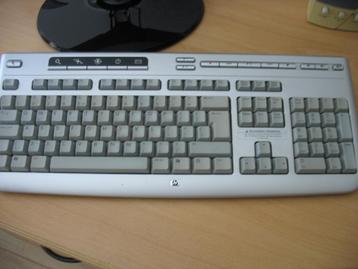 Draadloos toetsenbord met muis beschikbaar voor biedingen