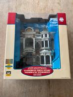 Lemax evergreen drug store, facade, Diversen, Ophalen of Verzenden, Zo goed als nieuw