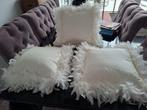 Wit met veren sierkussens en 3 kransen, Ophalen, Zo goed als nieuw, Wit, Vierkant