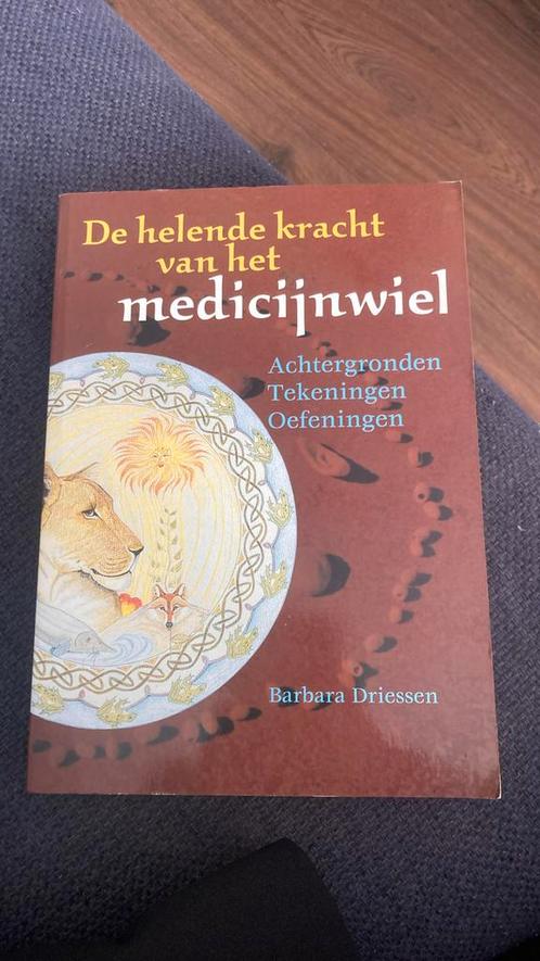 Barbara Driessen - De helende kracht van het medicijnwiel, Boeken, Esoterie en Spiritualiteit, Gelezen, Astrologie, Ophalen of Verzenden